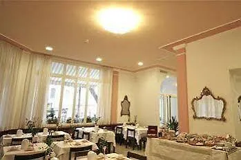 Hotel Eletto Санремо 3*,